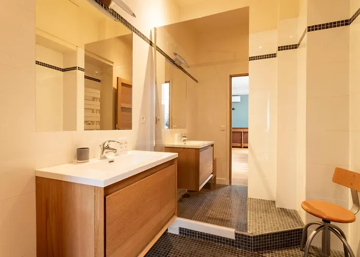 Arc De Triomphe - In - Ac & Jacuzzi Apartmán *