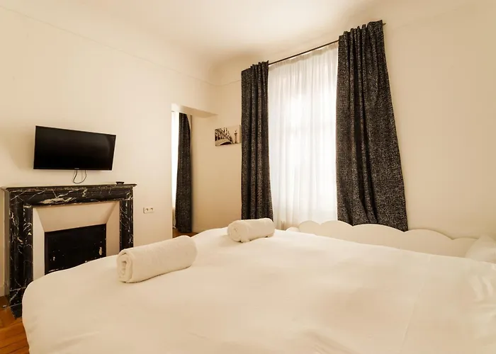 Arc De Triomphe - In - Ac & Jacuzzi Apartmán