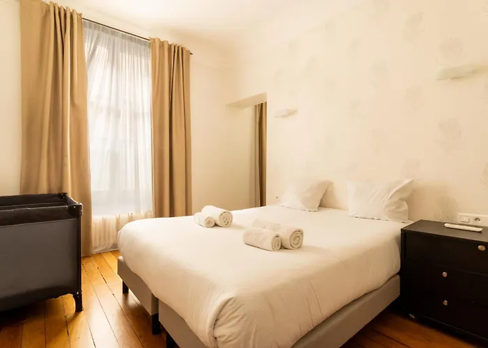 Arc De Triomphe - In - Ac & Jacuzzi Apartmán